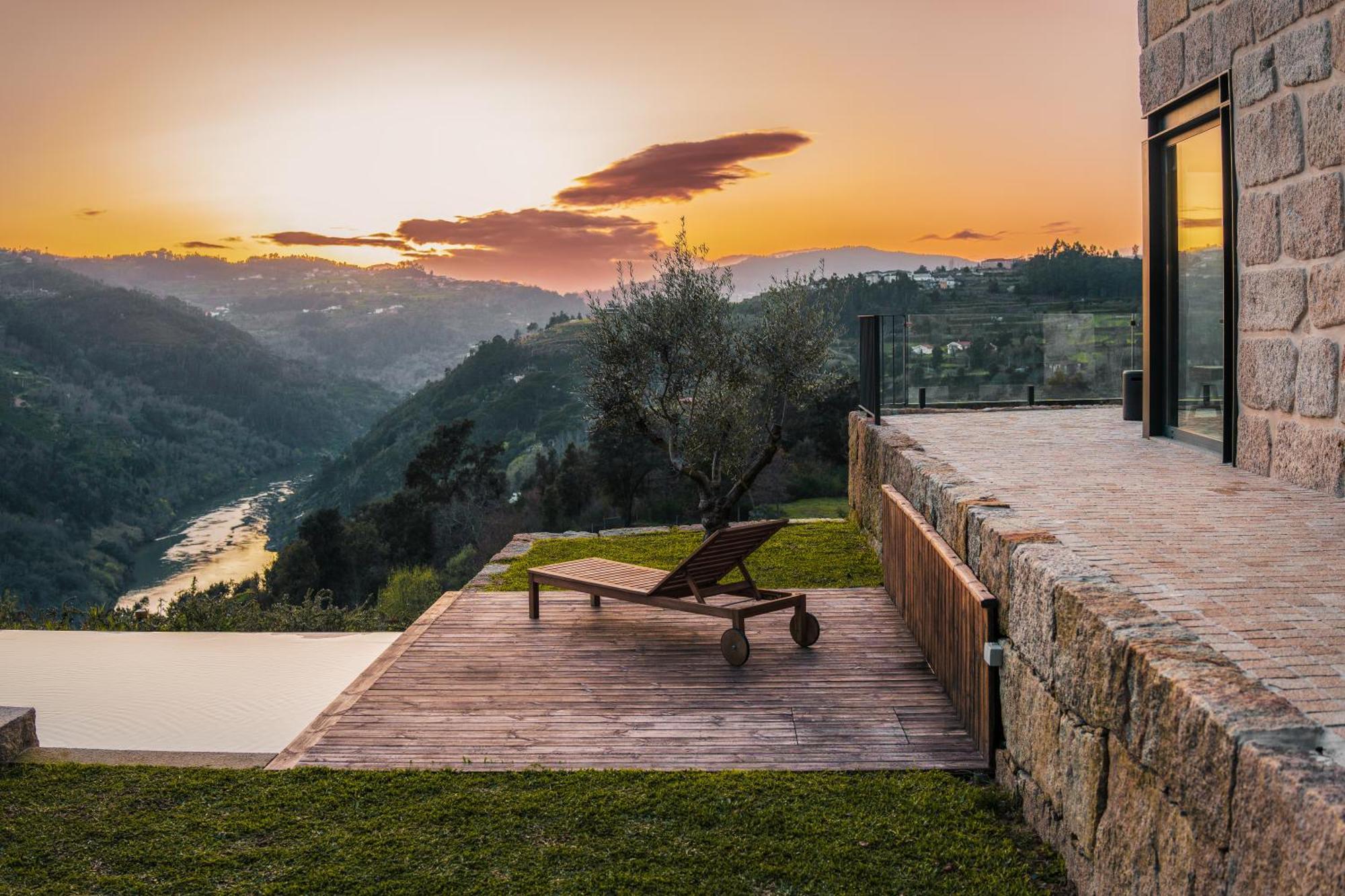 Javardo - Family House - Douro Penha Longa Exterior photo